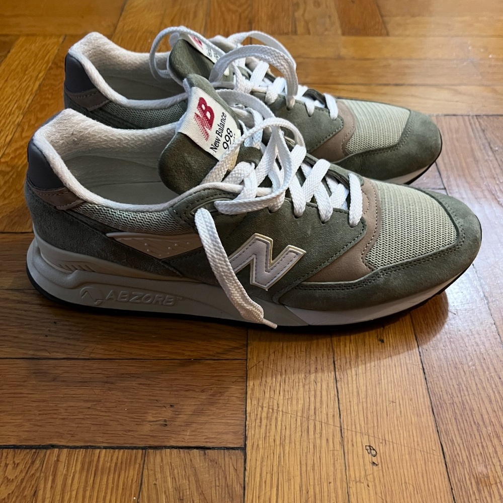 New Balance Men's Green and Beige Sneakers